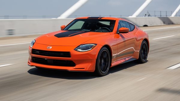 To Nissan Z ντύνεται Datsun 240Z και τιμά έναν θρύλο