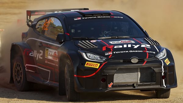 H Toyota παρουσίασε το Yaris Rally2 με Kankkunen και Makkinen