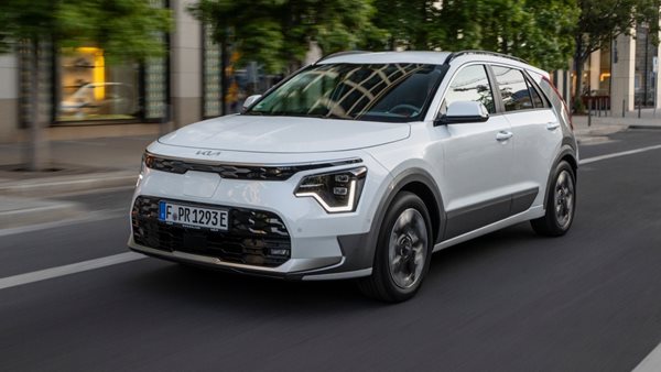 Με το Kia Niro τριών καυσίμων γλιτώνεις 5.000 ευρώ το χρόνο-η αυτονομία του είναι απίστευτη