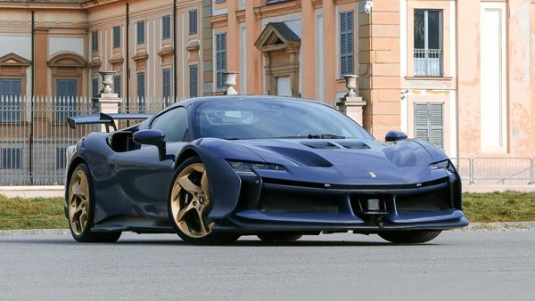 Κάποιος αποφάσισε κιόλας να πουλήσει μια συλλεκτική Ferrari SF90 XX Spider