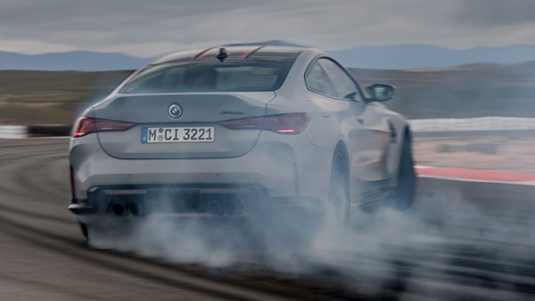 Οδηγούμε την BMW M4 CSL στην πίστα