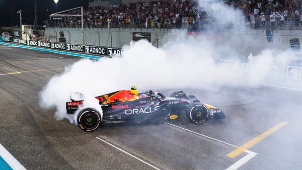 F1 GP Άμπου Ντάμπι: Κυριαρχικό φινάλε Verstappen