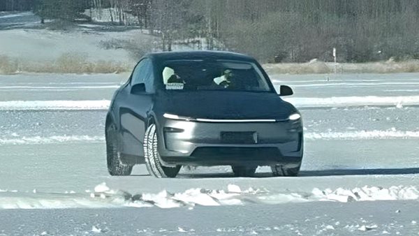 Δείτε το νέο Tesla Model Y "Juniper" χωρίς καμουφλάζ