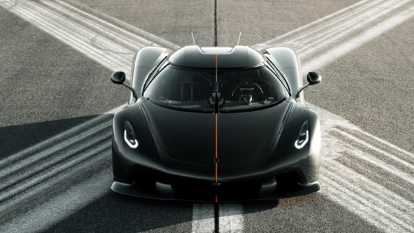 To hypercar που κάηκε στην Αττική Οδό λέγεται Koenigsegg Jesko-είναι πανάκριβο και σπάνιο