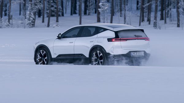 Τεστ "Αράχωβα": Πόση αυτονομία έχουν 24 ηλεκτρικά αυτοκίνητα στο πολύ κρύο