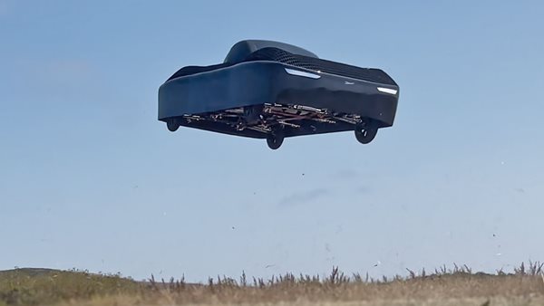 Alef: Δείτε το πρώτο ηλεκτρικό ιπτάμενο αυτοκίνητο να απογειώνεται σε δημόσιο δρόμο