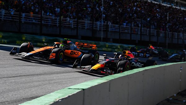 F1 Sprint Βραζιλία: Εύκολη νίκη για τον Max Verstappen