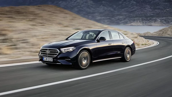Νέα Mercedes-Benz E-Class: Ηλεκτρική σε εμφάνιση, προηγμένη σε τεχνολογία