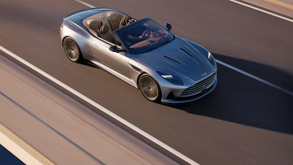 Aston Martin DB12 Volante με τηλεχειριζόμενη υφασμάτινη οροφή