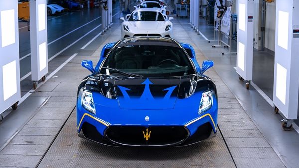 Maserati MC20 Tributo Modenese με τεράστια τρίαινα στο καπό