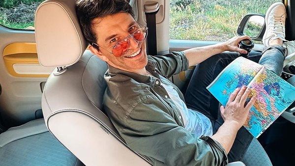 Ο Σάκης Ρουβάς θα τραγουδήσει για τα γενέθλια σπουδαίου αυτοκινήτου