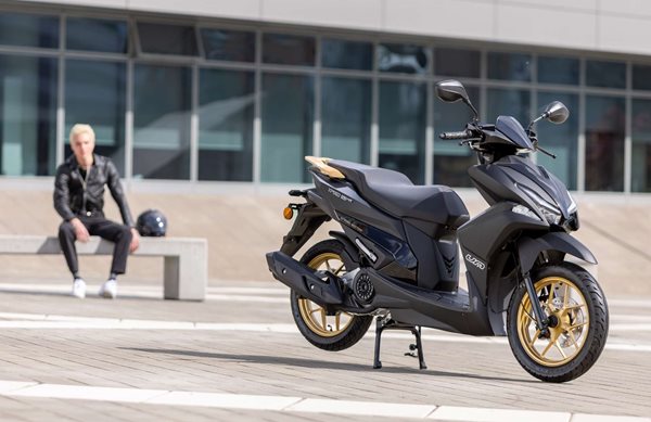 Σε προσφορά νέας τιμής το scooter UM Xpeed 125 RX