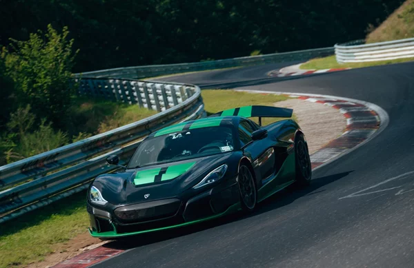 Μεγάλη φίρμα supercars διέγραψε όλες τις αναρτήσεις της στο Instagram