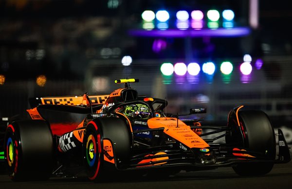 F1 GP Άμπου Ντάμπι: H McLaren πρωταθλήτρια για πρώτη φορά μετά το 1998