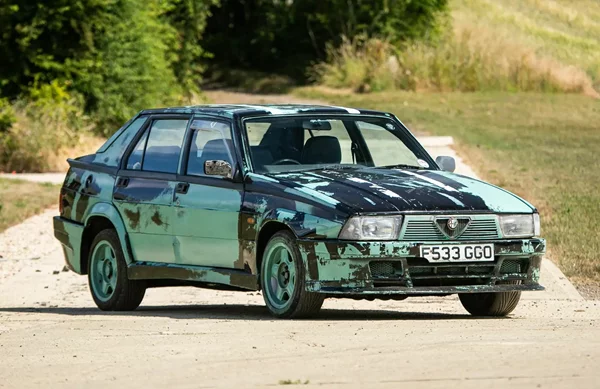 Σε δημοπρασία η Alfa Romeo 75 μεγάλου τηλεοπτικού αστέρα