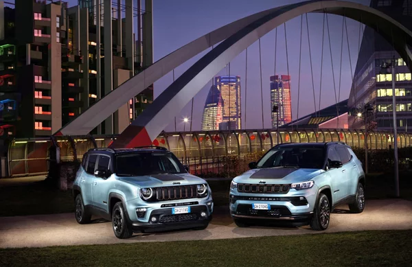 Ετοιμοπαράδοτα στην Ελλάδα τα Jeep Renegade και Compass