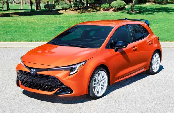 Αυτή την Toyota Corolla φόρο τιμής στην FX16 των 80s χαίρεσαι να την βλέπεις