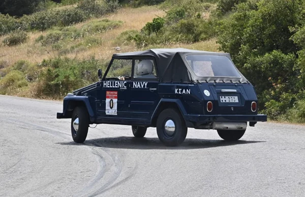 Το Πολεμικό Ναυτικό πήρε μέρος στην ανάβαση Ριτσώνας με ένα υπέροχο και σπάνιο αυτοκίνητο (εικόνες)