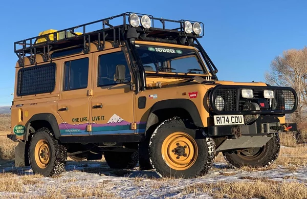 Πωλείται Land Rover Defender του 1998 που πήρε μέρος σε Camel Trophy
