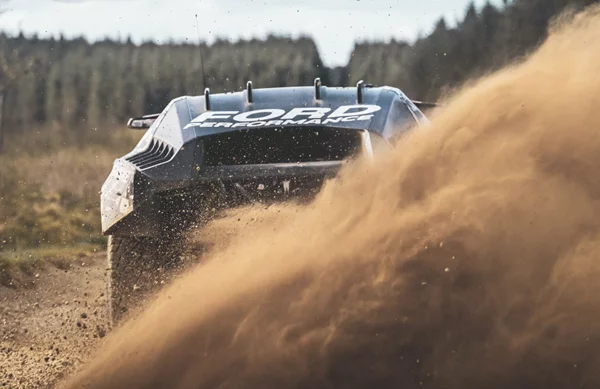 Με Carlos Sainz η Ford στο Ράλι Ντακάρ του 2025