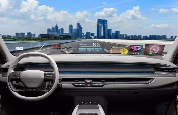 Πότε έρχονται οι ολογραφικές οθόνες στα αυτοκίνητα