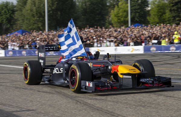 Αναστάτωσε την Θεσσαλονίκη η πρωταθλήτρια Formula 1 της Red Bull (εικόνες)