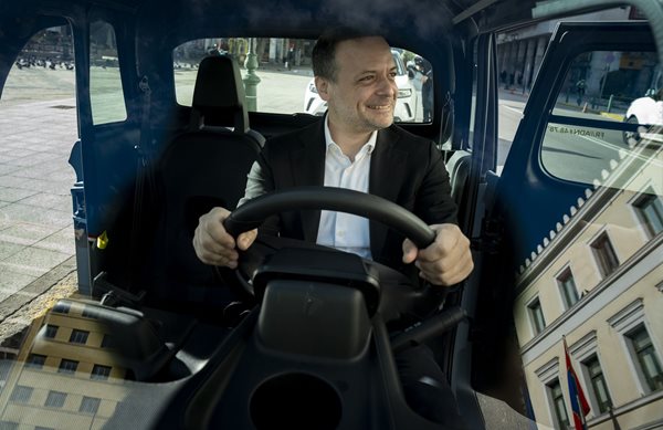 Χάρης Δούκας: Ο δήμαρχος Αθηναίων μιλάει αποκλειστικά στο Top Gear