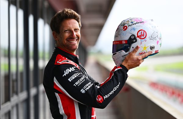 Συγκινητική επιστροφή του Romain Grosjean στην F1