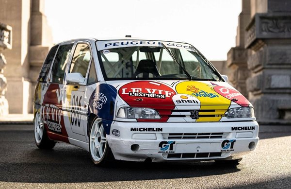 Ενδιαφέρεσαι για αυτό το Peugeot 806 Procar;