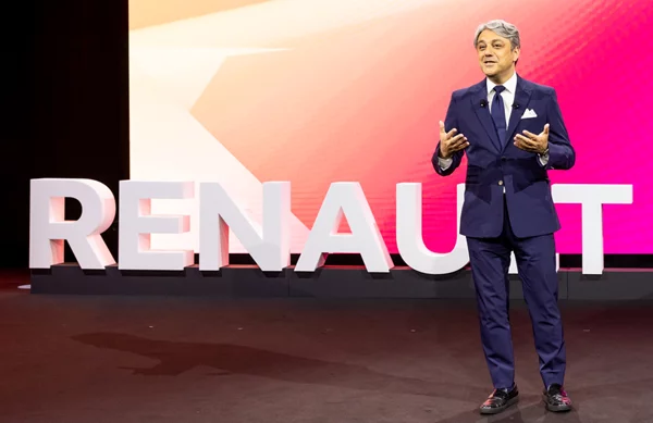 Η Renault σταματά την είσοδο της φίρμας ηλεκτρικών Ampere στο χρηματιστήριο