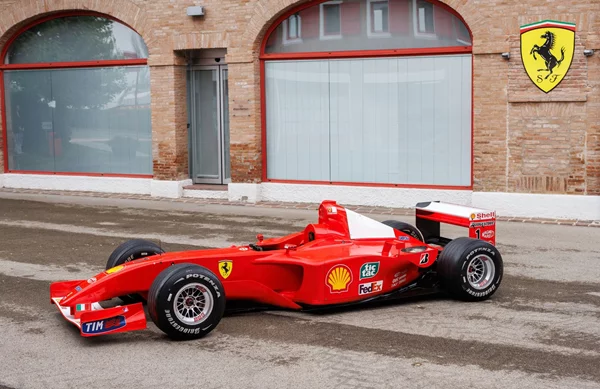 Πουλήθηκε η Ferrari F2001 του Michael Schumacher-είναι πια ένα από ακριβότερα μονοθέσια στην ιστορία