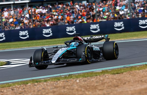 F1 GP Μ. Βρετανίας Κατατακτήριες: Η Mercedes κατέκτησε την πρώτη σειρά