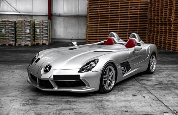 Μήπως είναι λίγα τα 4 εκατ. ευρώ για αυτή την SLR Stirling Moss;