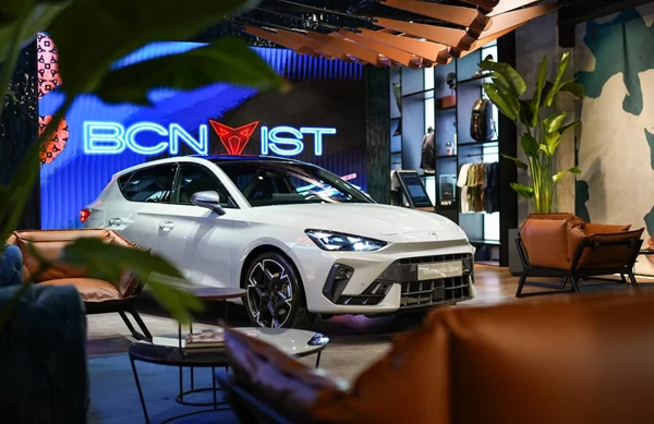 Τι είναι το CUPRA City Garage στην Κωνσταντινούπολη