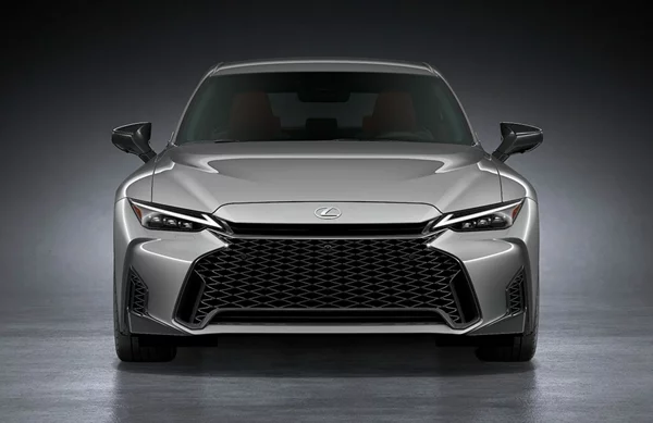 Γιατί η Lexus επέλεξε facelift και όχι αντικατάσταση του IS