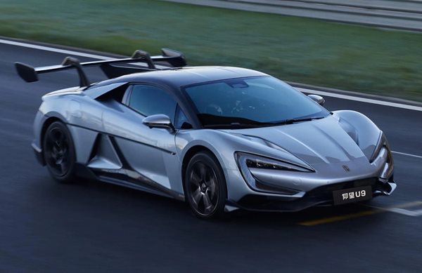 Το κινεζικό hypercar Yangwang U9 κατέγραψε ασύλληπτη ταχύτητα