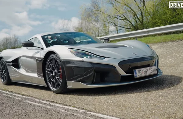 O Richard Hammond οδήγησε το Rimac Nevera και δεν το τράκαρε