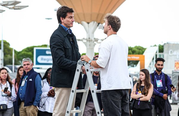 Mπορείς να μαντέψεις την πρώτη δουλειά του Toto Wolff;