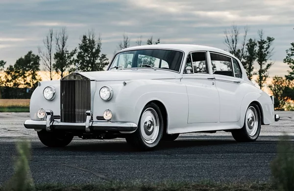 Τι λείπει από αυτήν την Rolls Royce των 640 ίππων