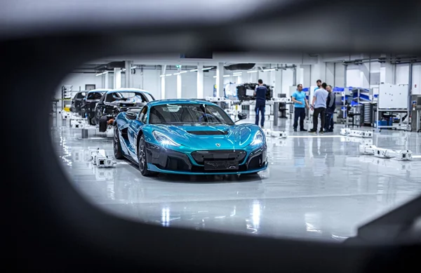 Προσοχή: Τα Rimac Nevera σε λίγο θα κυκλοφορούν