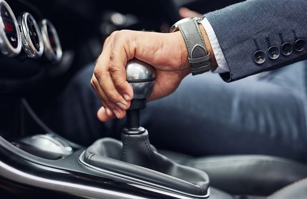 Η Stellantis φτιάχνει ηλεκτρικά αυτοκίνητα με ταχύτητες για καλύτερη αίσθηση