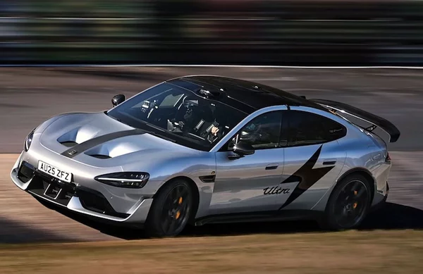 Nurburgring: To Xiaomi SU7 Ultra είναι το ταχύτερο ηλεκτρικό παραγωγής-κέρδισε την Porsche Taycan