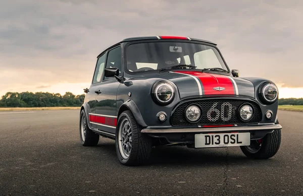 Αυτό το Mini restomod έχει μάξι τιμή