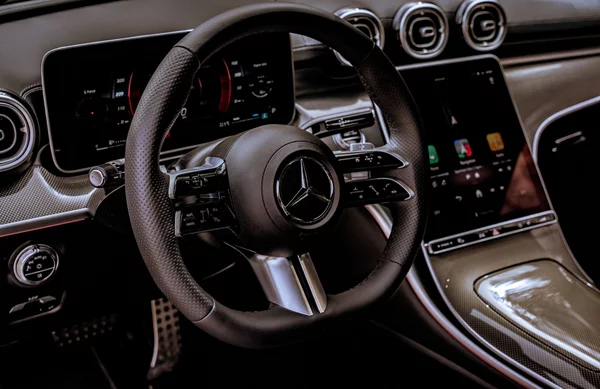 Πόσα εκατ. ευρώ δίνει η Mercedes για τα παιδιά και τις οικογένειες της Ουκρανίας