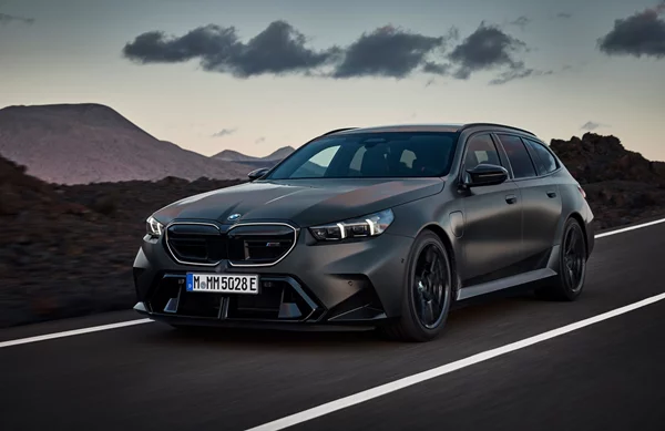 Η BMW Μ5 Touring επιστρέφει μετά από 17 χρόνια