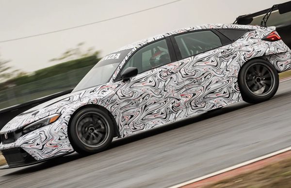 Ετοιμάζεται το αγωνιστικό Honda Civic Type R (εικόνες)