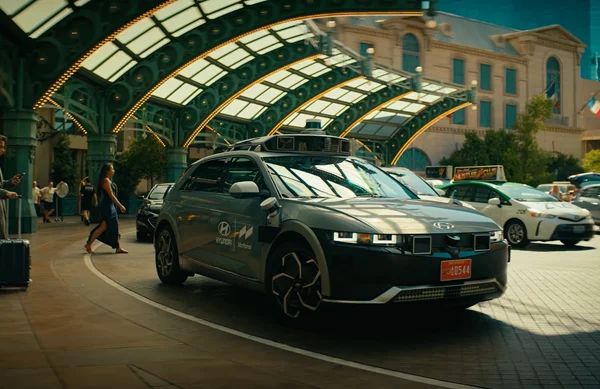 To αυτόνομο Hyundai Ioniq 5 Robotaxi κυκλοφορεί στο Las Vegas