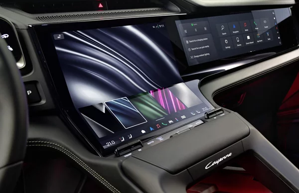 Η Porsche πήρε μια σημαντική απόφαση για τα φυσικά κουμπιά στα μοντέλα της