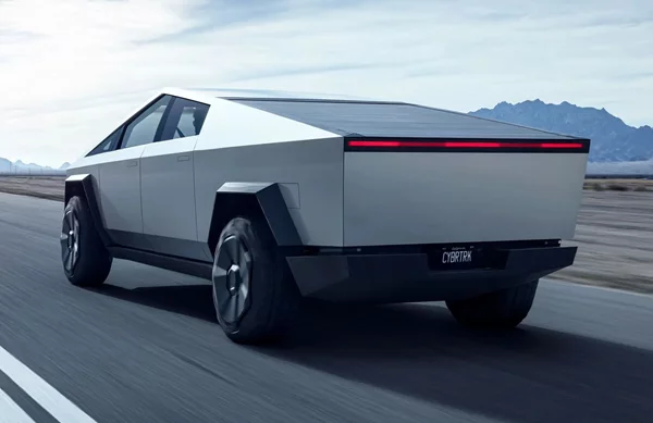 Το Tesla Cybertruck βγήκε βόλτα και έχουμε video