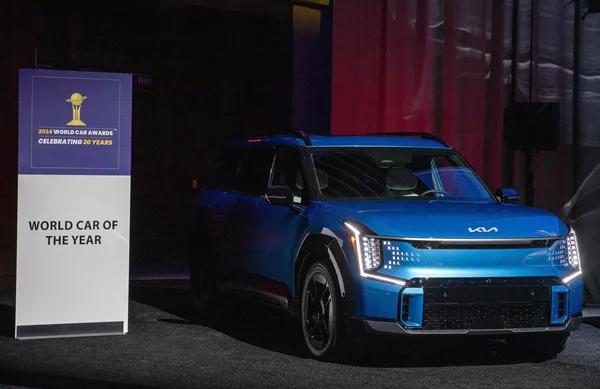 Διπλή νίκη για το Kia EV9 στο World Car of the Year 2024